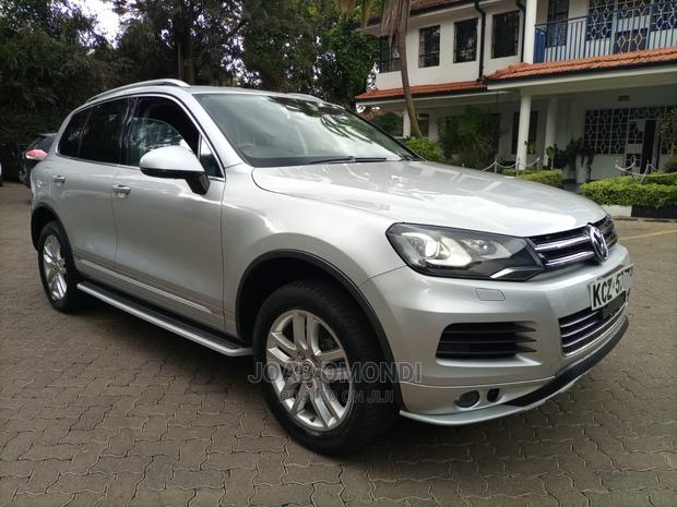 Volkswagen Touareg Hybrid 2013 Silver: Perfect for Modern Living