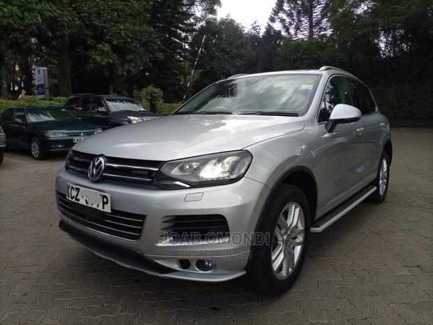 Volkswagen Touareg Hybrid 2013 Silver: Perfect for Modern Living