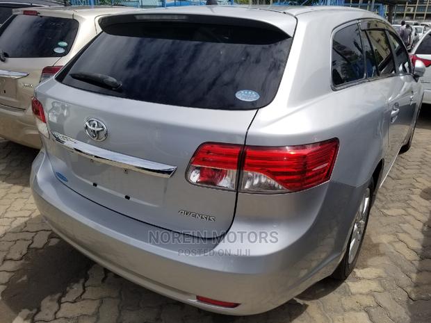 2014 Toyota Avensis in Silver: Economical and Stylish Sedan for Your Needs