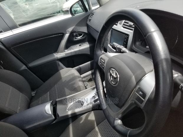 2014 Toyota Avensis in Silver: Economical and Stylish Sedan for Your Needs
