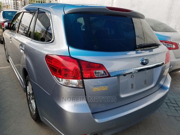 2014 Subaru Legacy Silver: Quality Sedan at Great Price