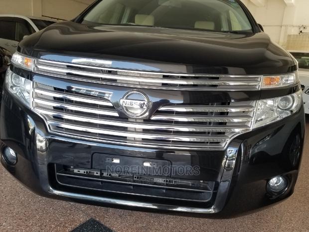 Nissan Elgrand 2015 Black: The Ultimate Ride Experience