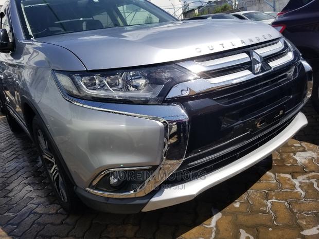 Mitsubishi Outlander 2015 in Silver: Premium Crossover for Sale