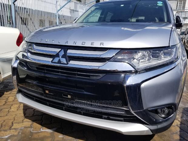 Mitsubishi Outlander 2015 in Silver: Premium Crossover for Sale