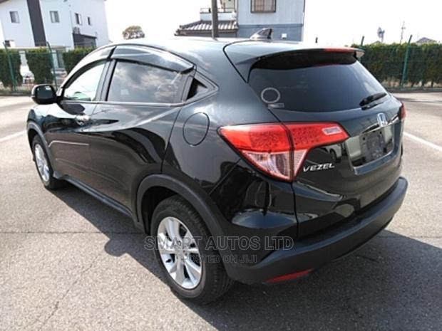 2015 Honda Vezel Black: Sophisticated SUV for a Great Price
