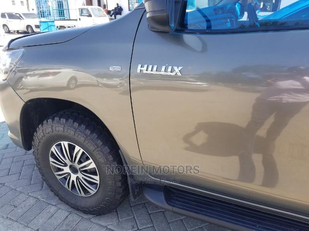 Gray 2015 Toyota Hilux SR5 - Reliable Used Pickup Truck for Sale