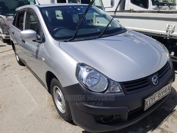 2015 Nissan Advan Gray - The Perfect Blend of Performance and Style