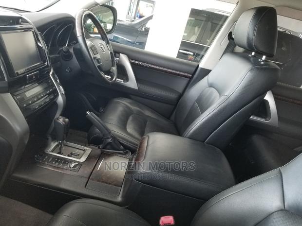 2.7 VVT-i Toyota Land Cruiser Prado 2015 White - Premium Off-road Vehicle