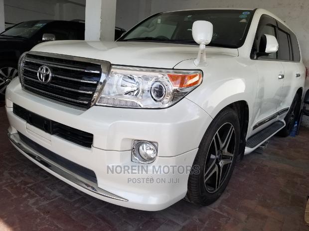 2.7 VVT-i Toyota Land Cruiser Prado 2015 White - Premium Off-road Vehicle