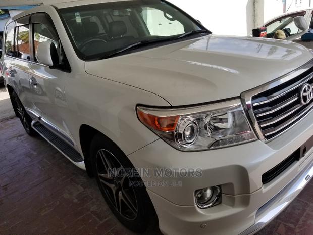 2.7 VVT-i Toyota Land Cruiser Prado 2015 White - Premium Off-road Vehicle