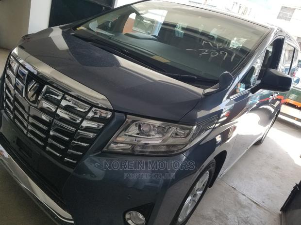 2015 Toyota Alphard Luxury Silver Edition