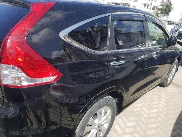 Black 2015 Honda CR-V: Premium SUV for Everyday Use