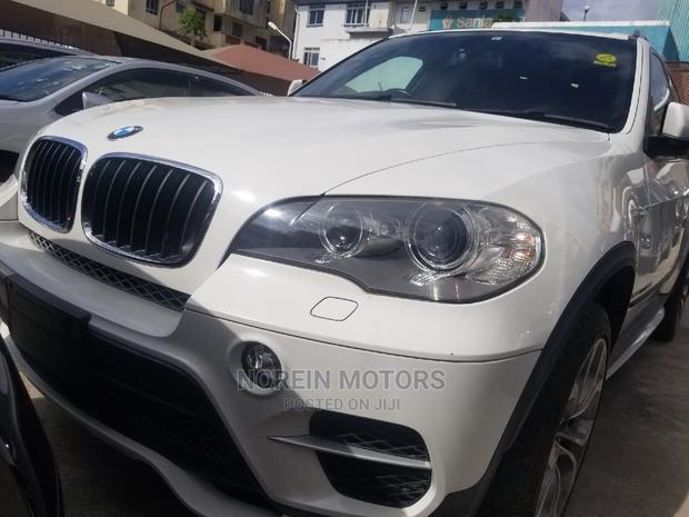 Luxury SUV: BMW X5 2015 in Pearl - Experience Elegance on Wheels!