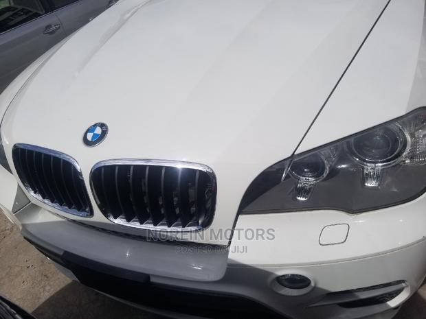 Luxury SUV: BMW X5 2015 in Pearl - Experience Elegance on Wheels!