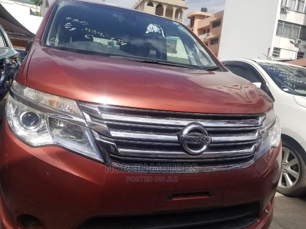 2015 Nissan Serena in Orange: Comfort and Aesthetics