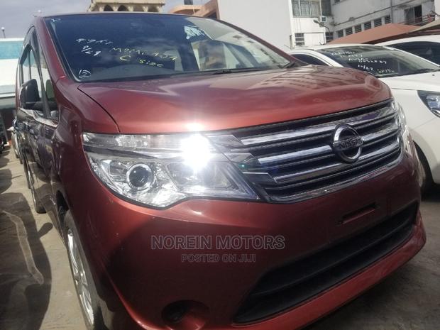 2015 Nissan Serena in Orange: Comfort and Aesthetics
