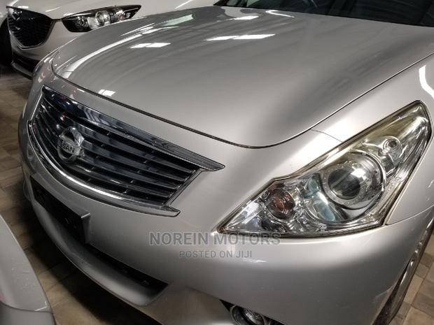 2015 Nissan Skyline Silver: Power, Style, and Comfort