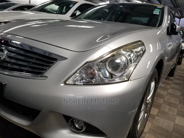 2015 Nissan Skyline Silver: Power, Style, and Comfort
