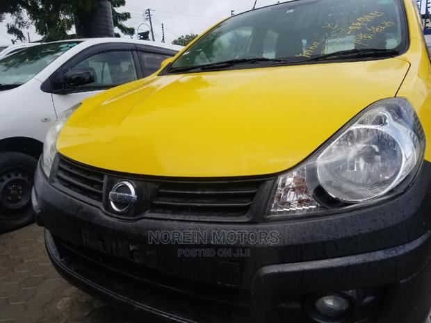 2015 Nissan Advan Yellow - Race-Inspired Performance