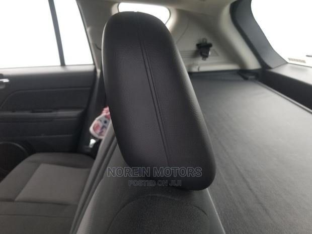 2015 Jeep Cherokee Black: Rugged Design, Smooth Ride