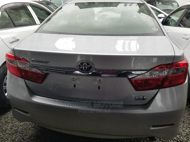 2015 Toyota Camry in Silver: Premium Sedan for Sale