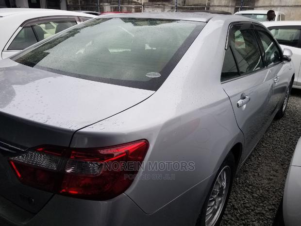 2015 Toyota Camry in Silver: Premium Sedan for Sale