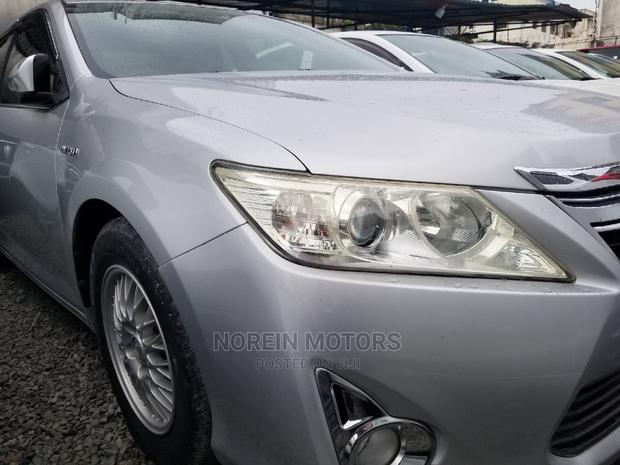 2015 Toyota Camry in Silver: Premium Sedan for Sale