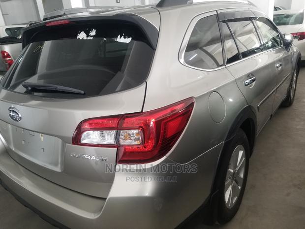 2015 Subaru Outback Silver - Pre-owned in Excellent Condition