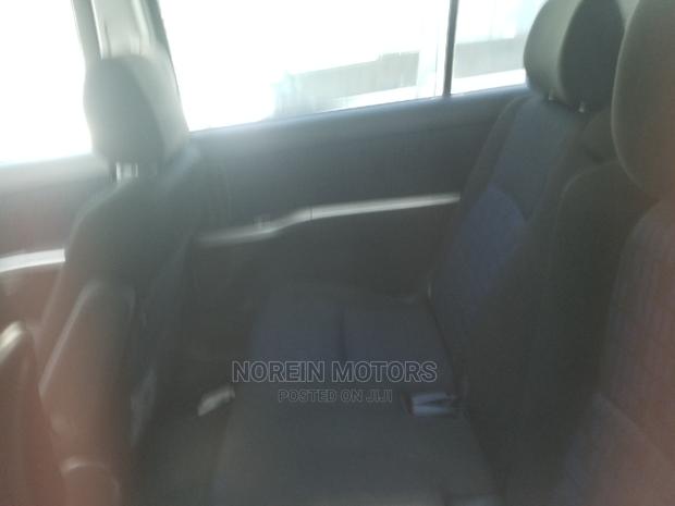 2015 Toyota ISIS 1.8 Platana 2WD Gray - Sedan
