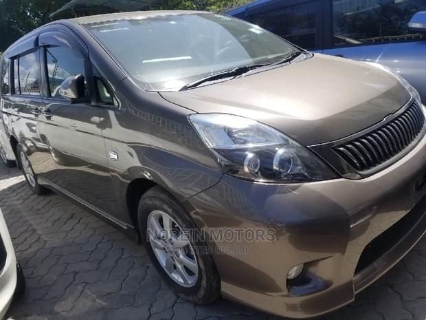 2015 Toyota ISIS 1.8 Platana 2WD Gray - Sedan