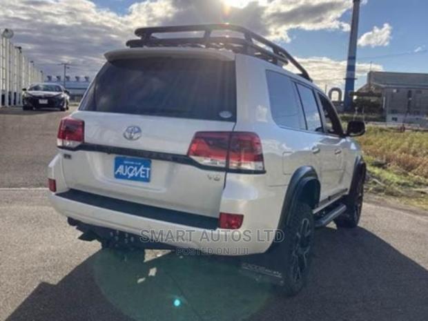 2016 Toyota Land Cruiser: Experience the Ultimate Adventure Vehicle