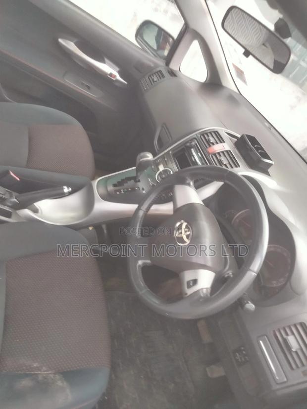 Quality 2011 Toyota Auris Gray - Perfect for Your Needs