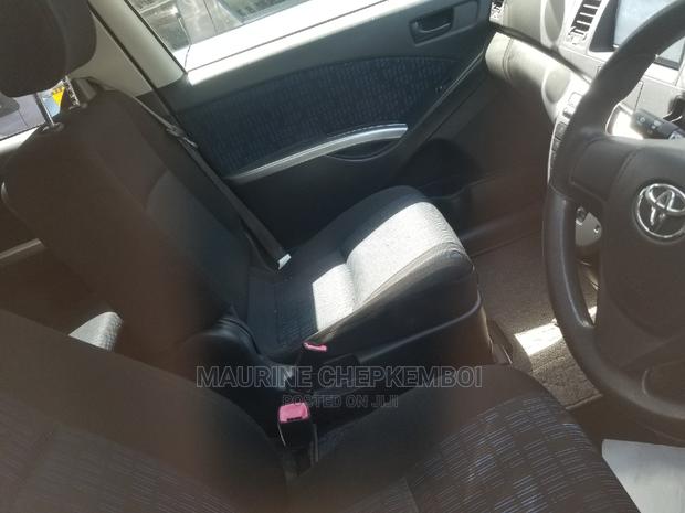 Toyota ISIS 1.8 Platana 2WD 2015 Brown