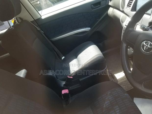 Toyota ISIS 1.8 Platana 2WD 2015 Brown