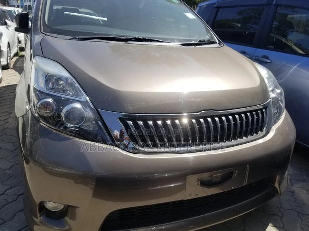 Toyota ISIS 1.8 Platana 2WD 2015 Brown