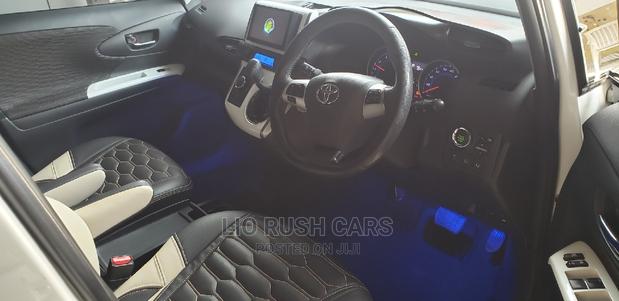 2015 Toyota Wish White: A Comfortable, White Sedan for Your Commute