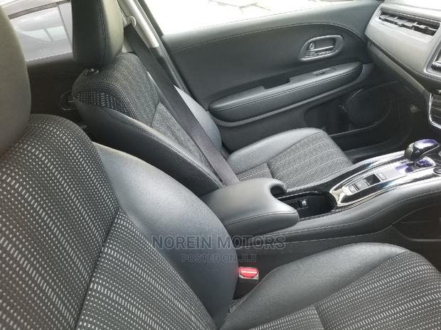 Pre-owned Honda Vezel 1.5 Hybrid 2WD 2015 Silver
