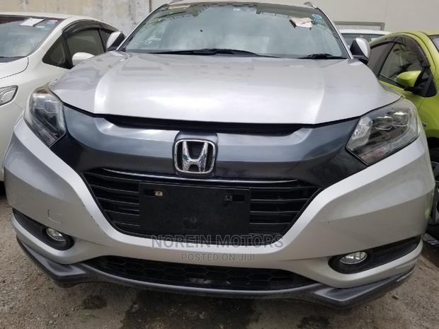Pre-owned Honda Vezel 1.5 Hybrid 2WD 2015 Silver