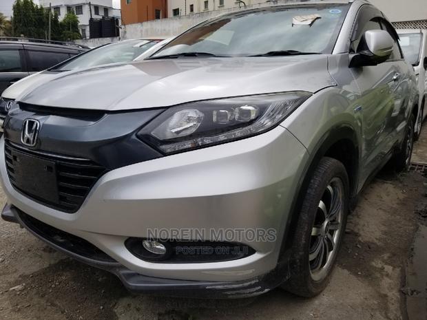 Pre-owned Honda Vezel 1.5 Hybrid 2WD 2015 Silver