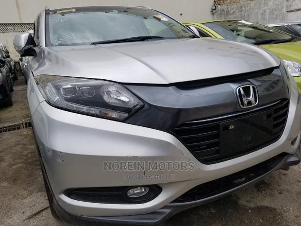Pre-owned Honda Vezel 1.5 Hybrid 2WD 2015 Silver