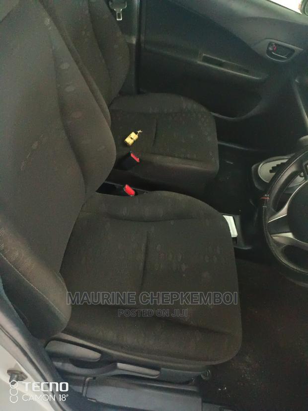 Toyota Ractis 1.3 FWD 2012 Silver