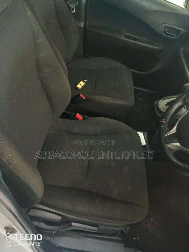 Toyota Ractis 1.3 FWD 2012 Silver