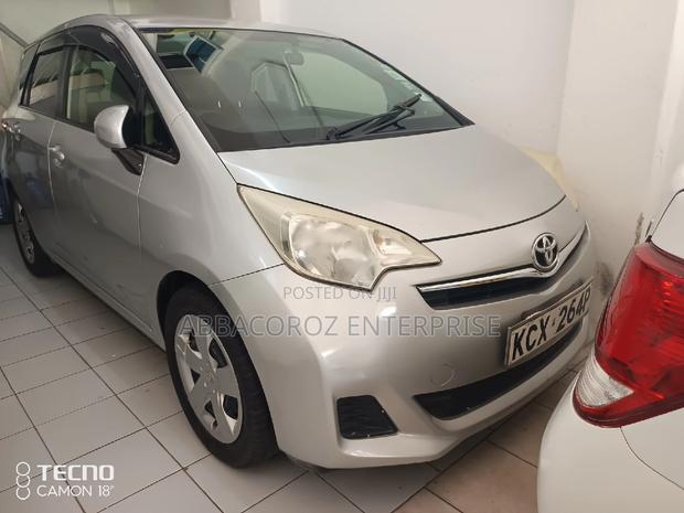 Toyota Ractis 1.3 FWD 2012 Silver
