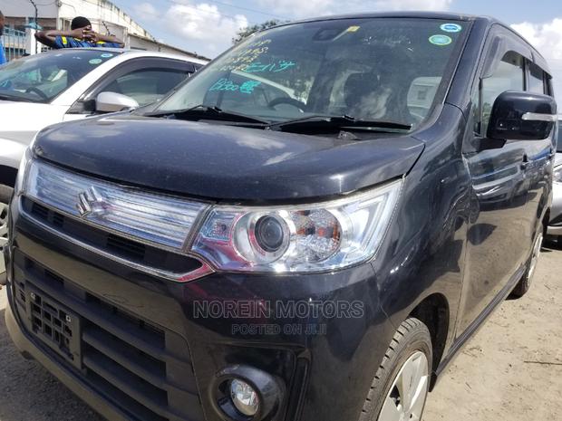 2015 Suzuki Black Wagon - Comfortable and Modern