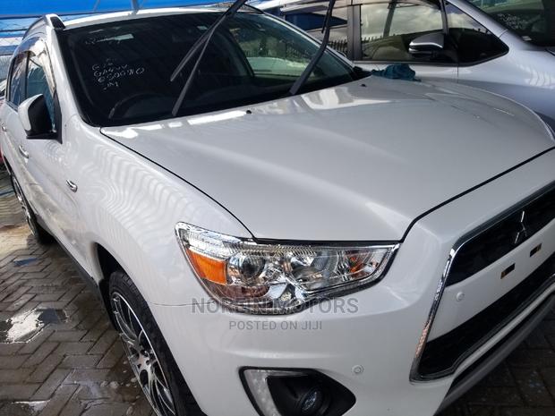 2015 Mitsubishi ASX White: Elegant Crossover for Your Daily Drive