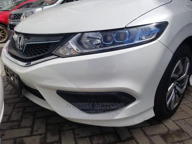 2015 Honda Jade 1.5 Hybrid: Modern, Sleek, and Eco-Friendly