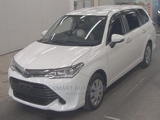 White 2017 Toyota Corolla Fielder: A Compact SUV for Your Needs