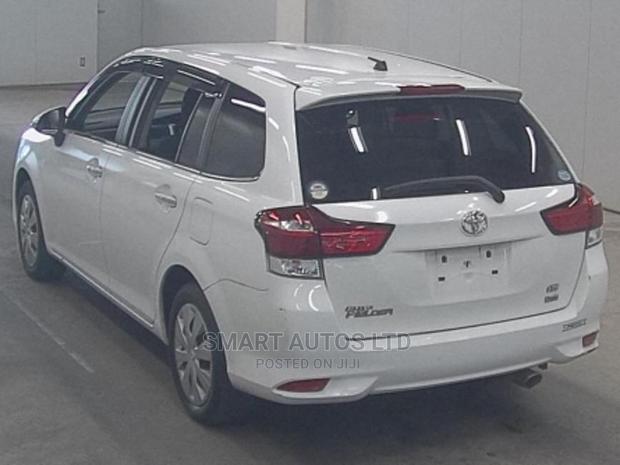 White 2017 Toyota Corolla Fielder: A Compact SUV for Your Needs