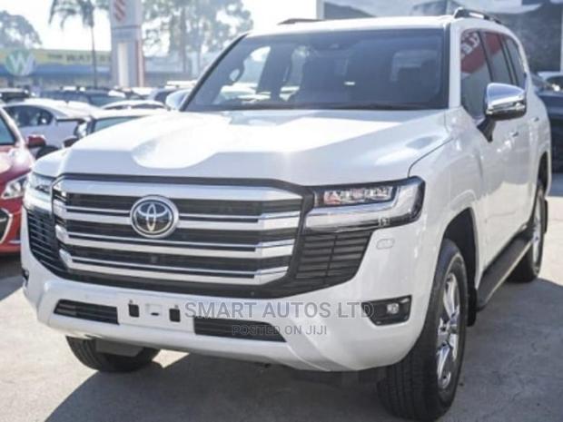 2022 Toyota Land Cruiser: White Edition - Unleash Your Adventure