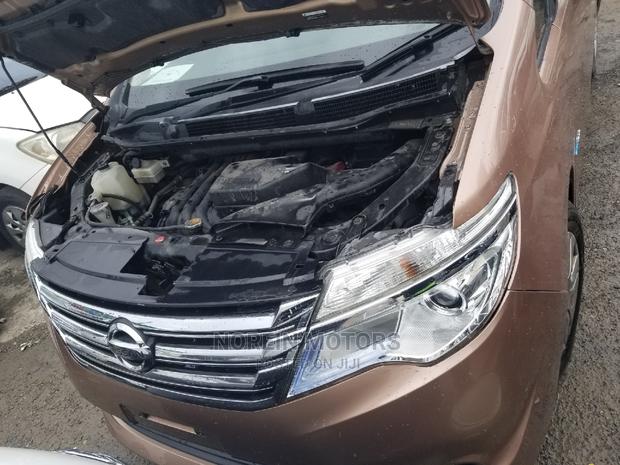 2015 Nissan Serena Brown: Compact MPV with Style and Comfort